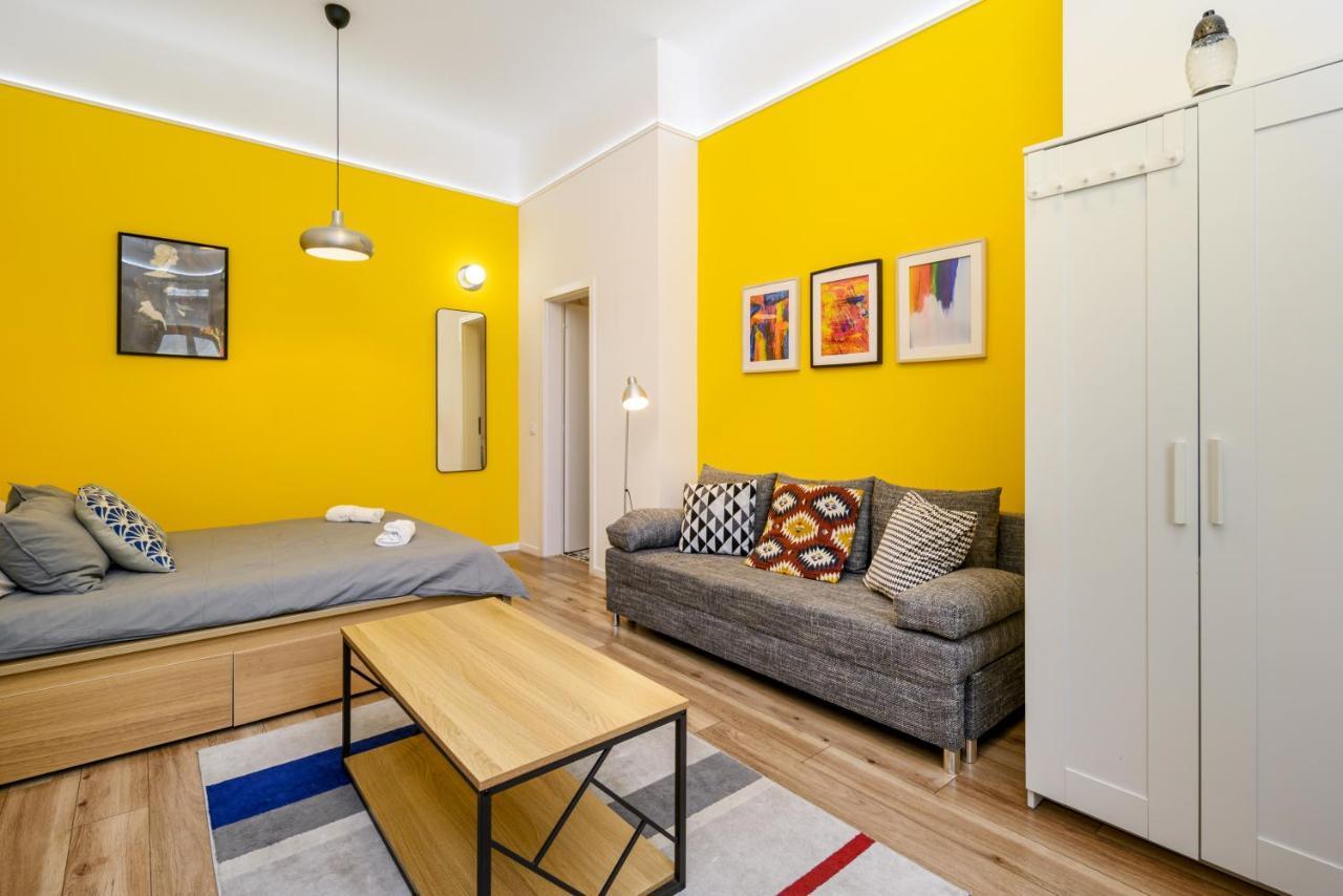 Stylish Yellow Suite In The Heart Of Budapest Budapeste Exterior foto